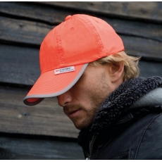 Casquette avec bordures réfléchissantes